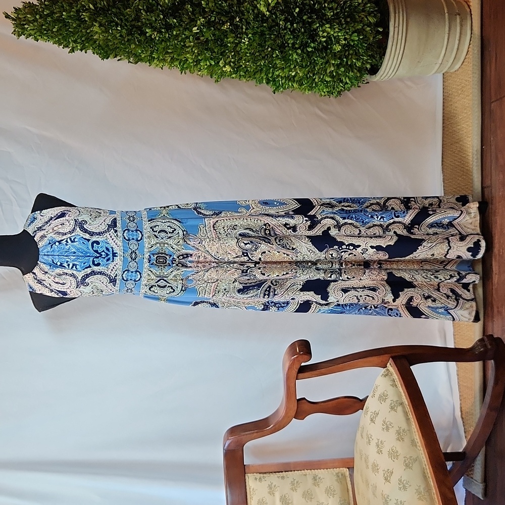 London Times beautiful dress